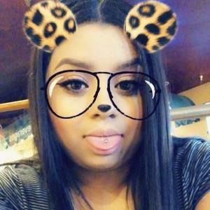 Meet your Posher, Esmeralda